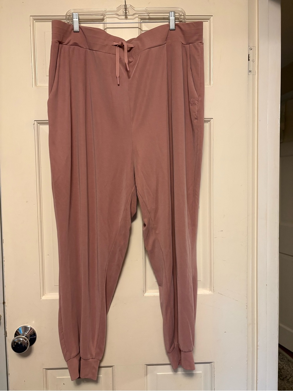 Relaxed Drawstring Joggers in Dusty Rose